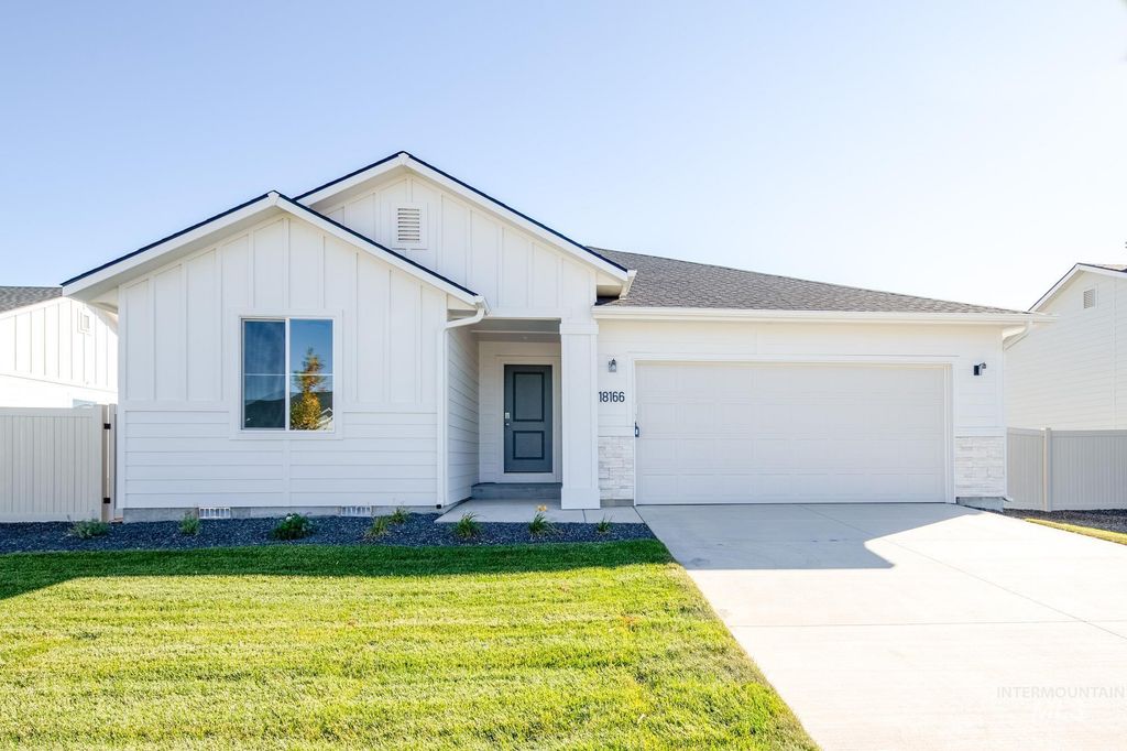 14092 Shiny Spruce St, Caldwell, ID 83607
