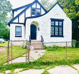 28 E 157th Street, Harvey, IL 60426