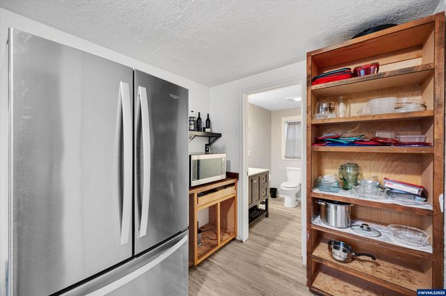 352 NE Polk Station Rd, Dallas, OR 97338