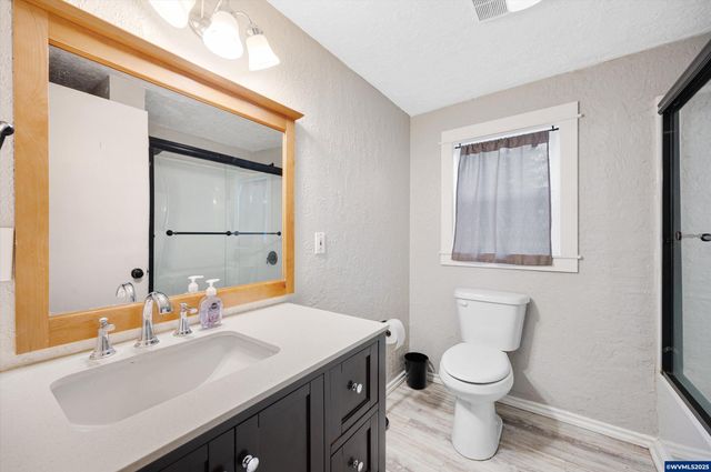 352 NE Polk Station Rd, Dallas, OR 97338