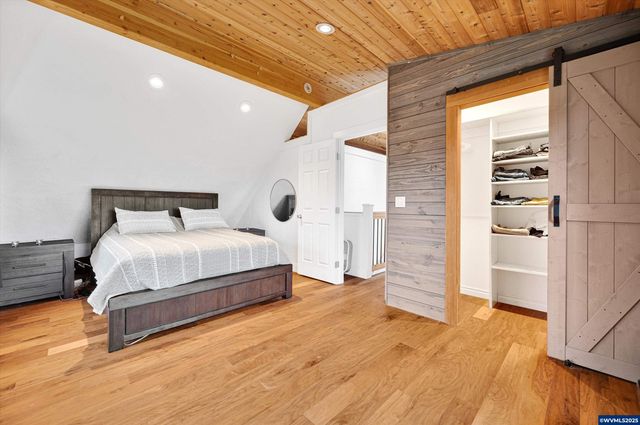 352 NE Polk Station Rd, Dallas, OR 97338