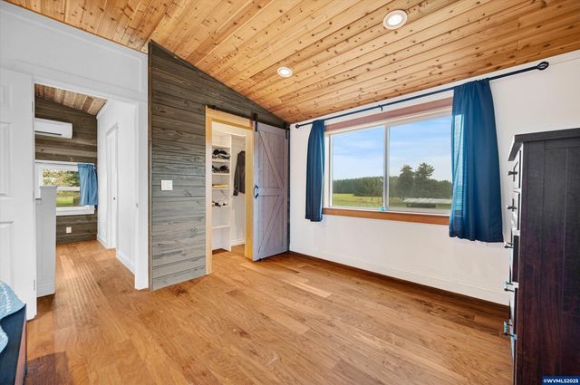 352 NE Polk Station Rd, Dallas, OR 97338