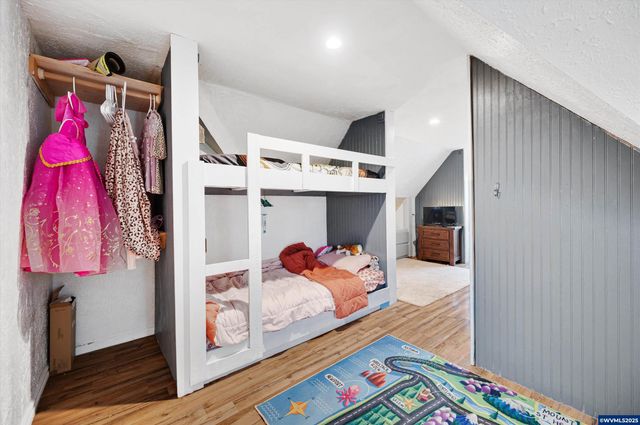 352 NE Polk Station Rd, Dallas, OR 97338