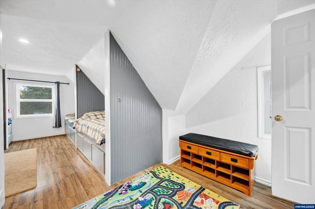 352 NE Polk Station Rd, Dallas, OR 97338