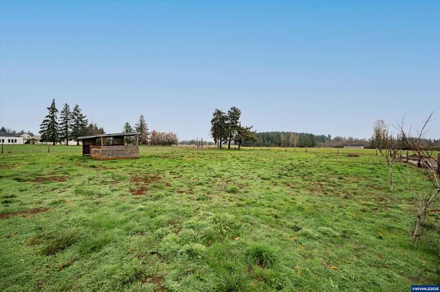 352 NE Polk Station Rd, Dallas, OR 97338