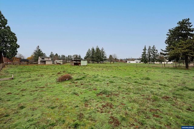 352 NE Polk Station Rd, Dallas, OR 97338