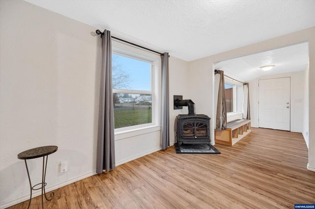 352 NE Polk Station Rd, Dallas, OR 97338