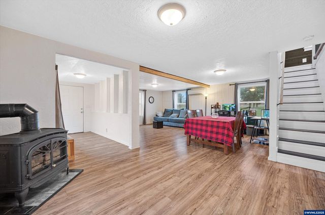 352 NE Polk Station Rd, Dallas, OR 97338