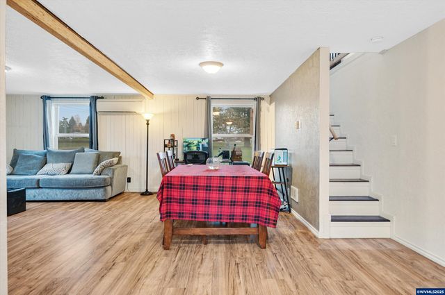 352 NE Polk Station Rd, Dallas, OR 97338