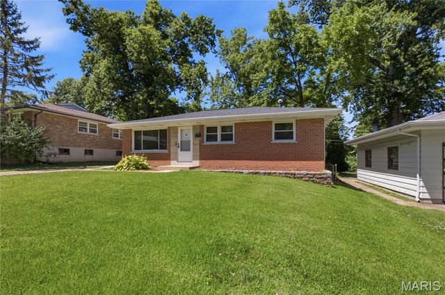 8817 McNulty Drive, St Louis, MO 63114