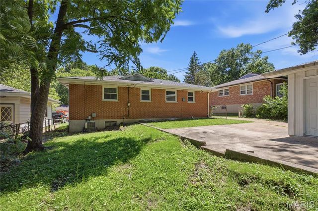 8817 McNulty Drive, St Louis, MO 63114