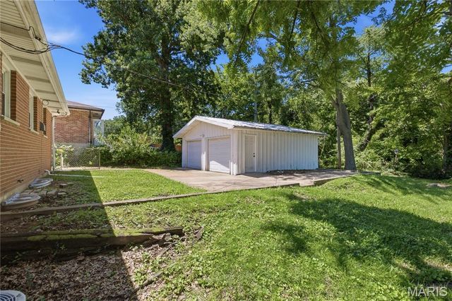 8817 McNulty Drive, St Louis, MO 63114