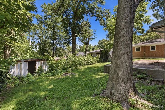 8817 McNulty Drive, St Louis, MO 63114