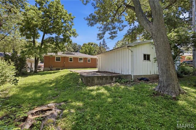 8817 McNulty Drive, St Louis, MO 63114