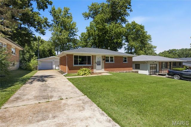 8817 McNulty Drive, St Louis, MO 63114