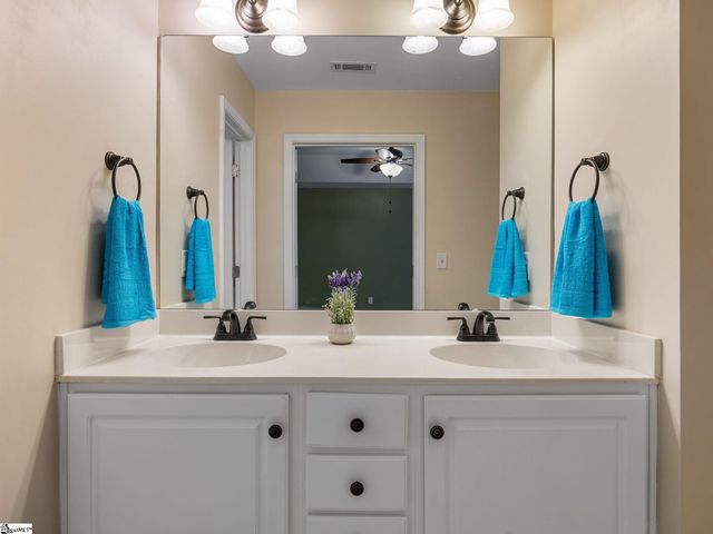 128 Dellwood Drive, Spartanburg, SC 29301