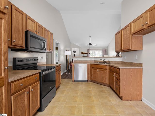 128 Dellwood Drive, Spartanburg, SC 29301