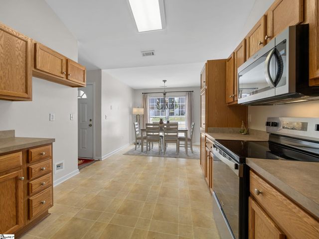 128 Dellwood Drive, Spartanburg, SC 29301