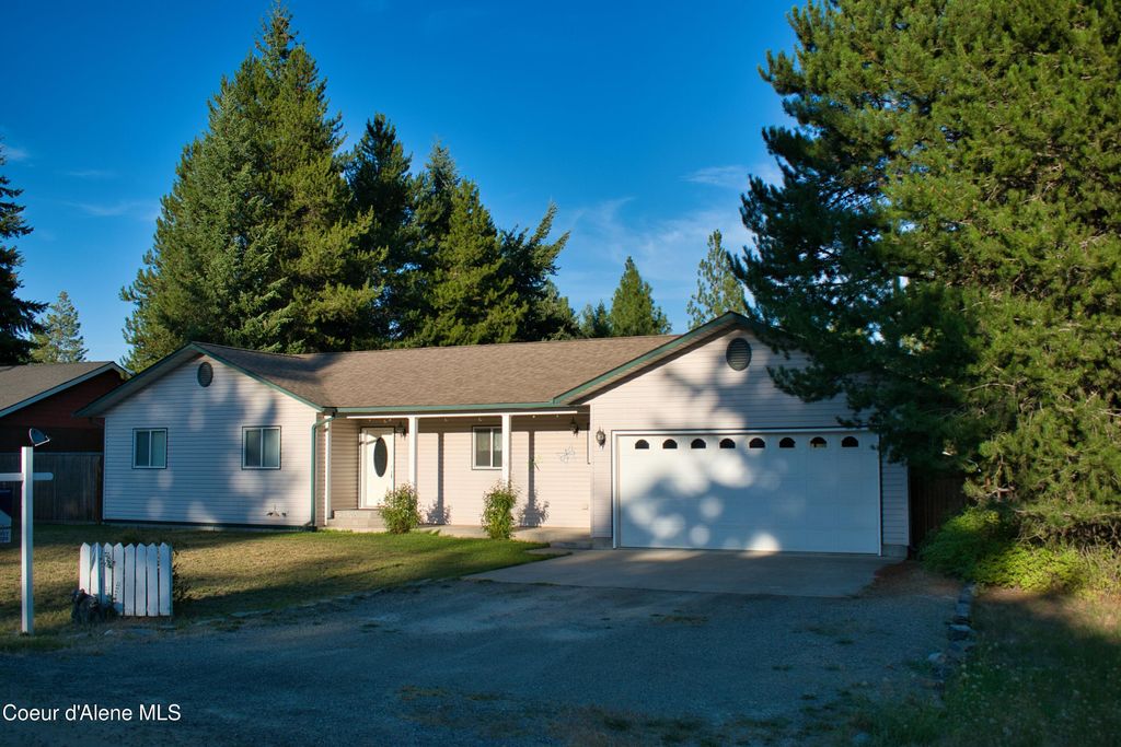 64 Westwood Dr, Moyie Springs, ID 83845