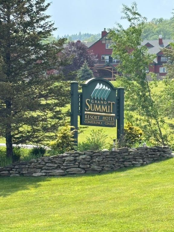89 Grand Summit Way # 239, Dover, VT 05356