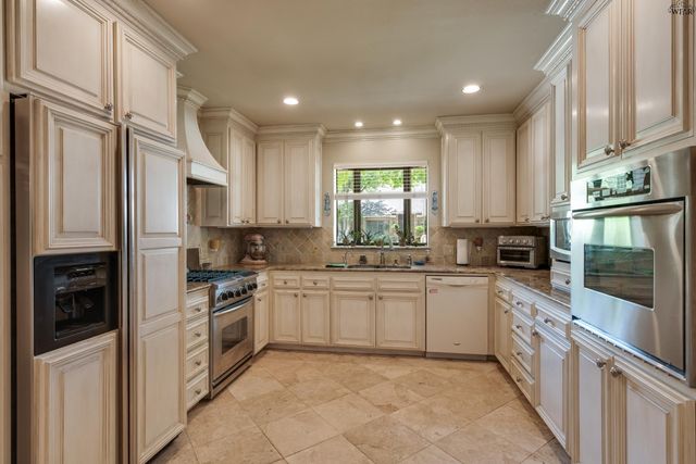2605 SAN SIMEON DRIVE, Wichita Falls, TX 76308