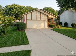 301 SE Greystone Drive, Lee's Summit, MO 64063