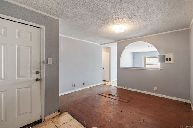 5919 Bowsprit St, San Antonio, TX 78242