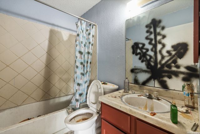 5919 Bowsprit St, San Antonio, TX 78242