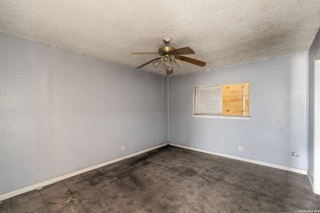 5919 Bowsprit St, San Antonio, TX 78242