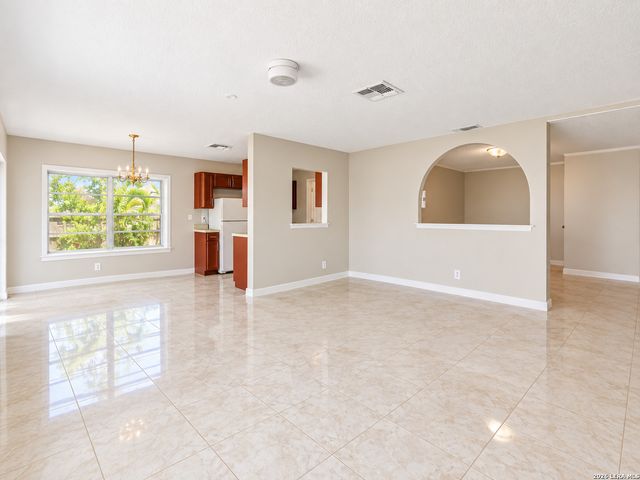 5919 Bowsprit St, San Antonio, TX 78242
