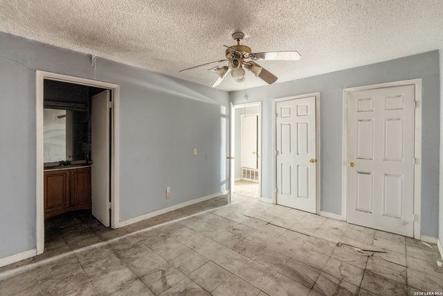 5919 Bowsprit St, San Antonio, TX 78242