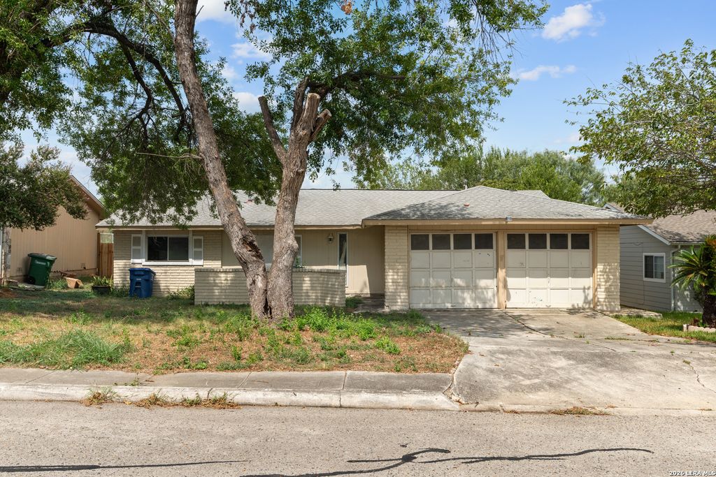 5919 Bowsprit St, San Antonio, TX 78242