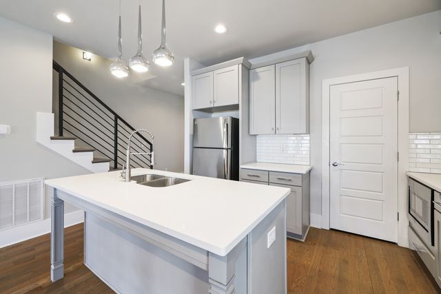 523B Weakley Ave, Nashville, TN 37207