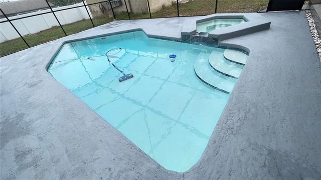 5614 KENNY DRIVE, Tampa, FL 33617