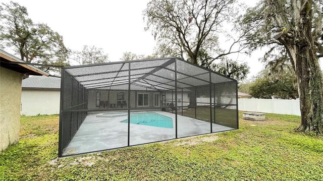 5614 KENNY DRIVE, Tampa, FL 33617