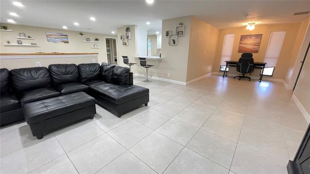 5614 KENNY DRIVE, Tampa, FL 33617