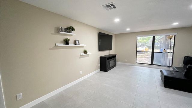 5614 KENNY DRIVE, Tampa, FL 33617