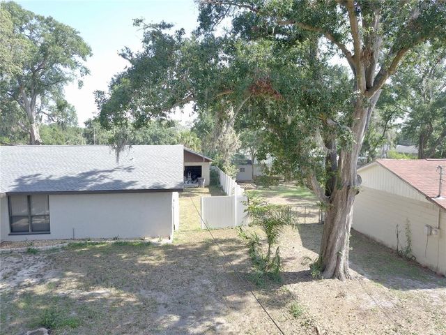 5614 KENNY DRIVE, Tampa, FL 33617
