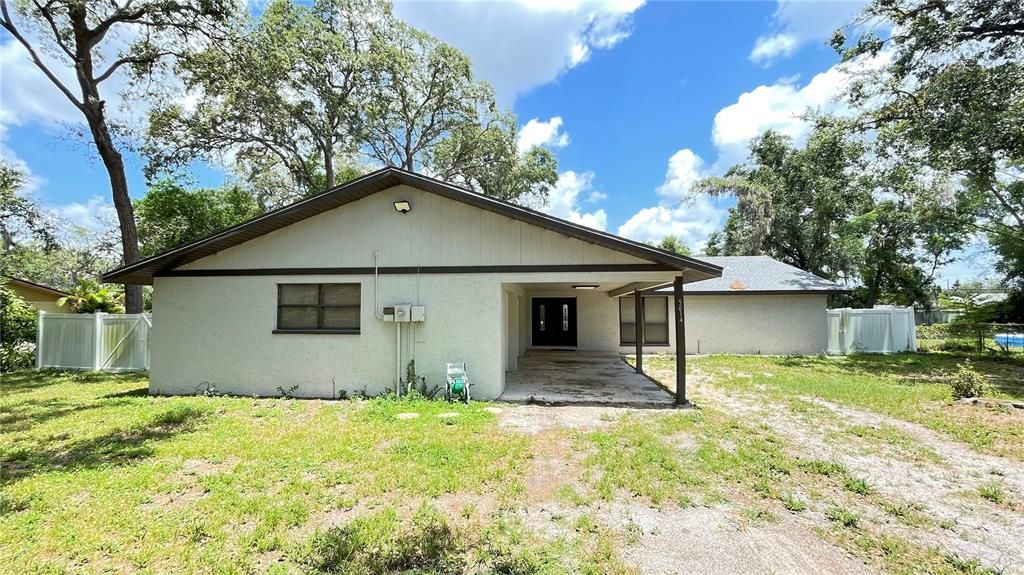 5614 KENNY DRIVE, Tampa, FL 33617