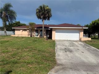 412 Glendale AVE, Lehigh Acres, FL 33936