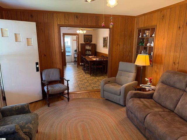 109 Carolina Avenue, Greer, SC 29650