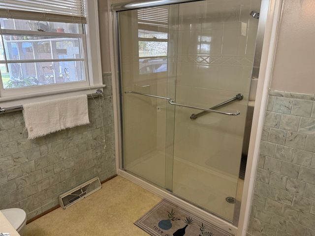 109 Carolina Avenue, Greer, SC 29650