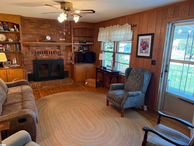 109 Carolina Avenue, Greer, SC 29650