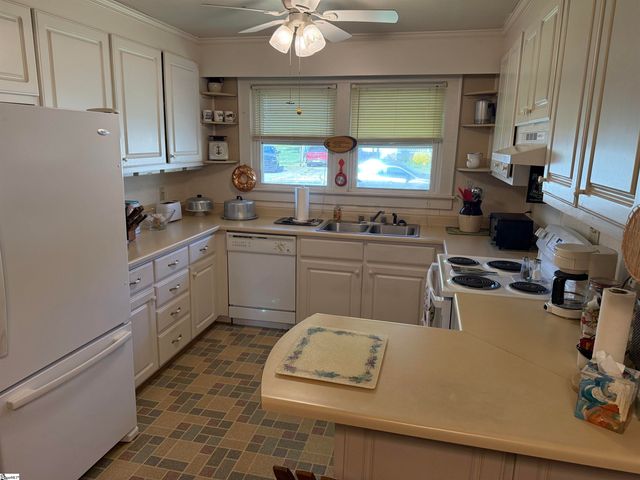 109 Carolina Avenue, Greer, SC 29650