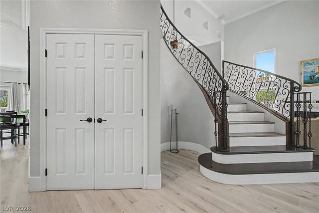 1931 Del Font Court, Las Vegas, NV 89117