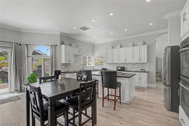 1931 Del Font Court, Las Vegas, NV 89117