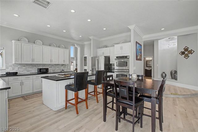 1931 Del Font Court, Las Vegas, NV 89117