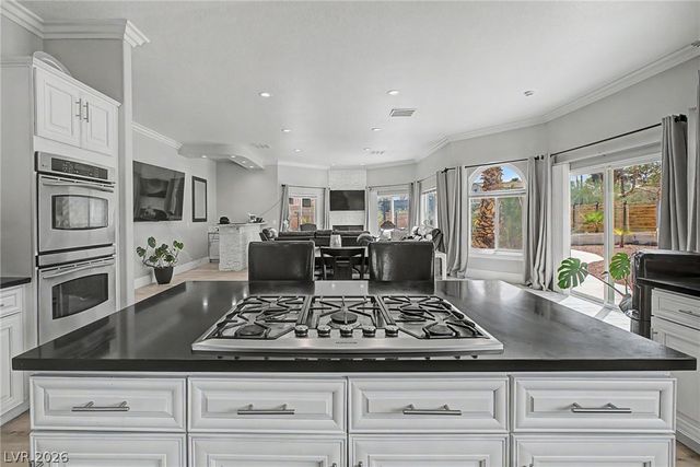 1931 Del Font Court, Las Vegas, NV 89117