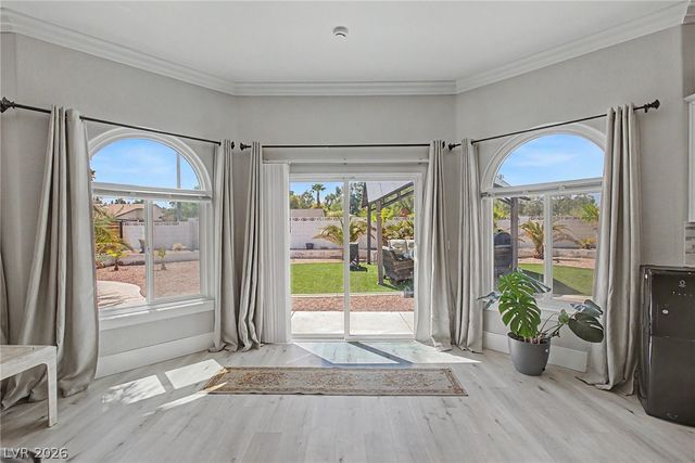 1931 Del Font Court, Las Vegas, NV 89117
