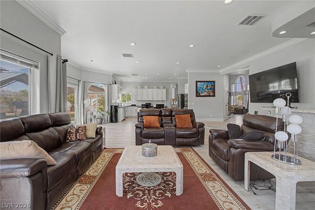 1931 Del Font Court, Las Vegas, NV 89117
